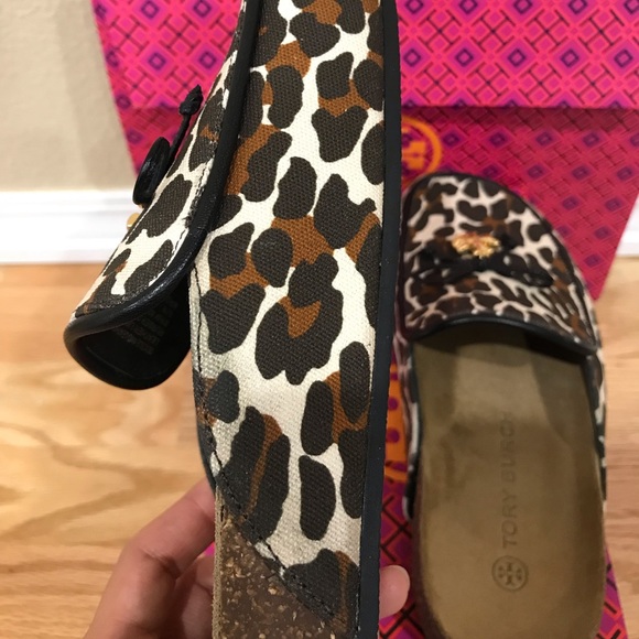 Tory Burch Tory Charm Mule Size 6.5, 7
Color: Reva Leopard - Picture 14 of 16